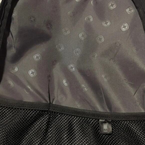 Gray Wenger Scan Smart Airflow TSA Friendly Backpack.  Holds 15” laptop/MacBook. - Picture 11 of 12